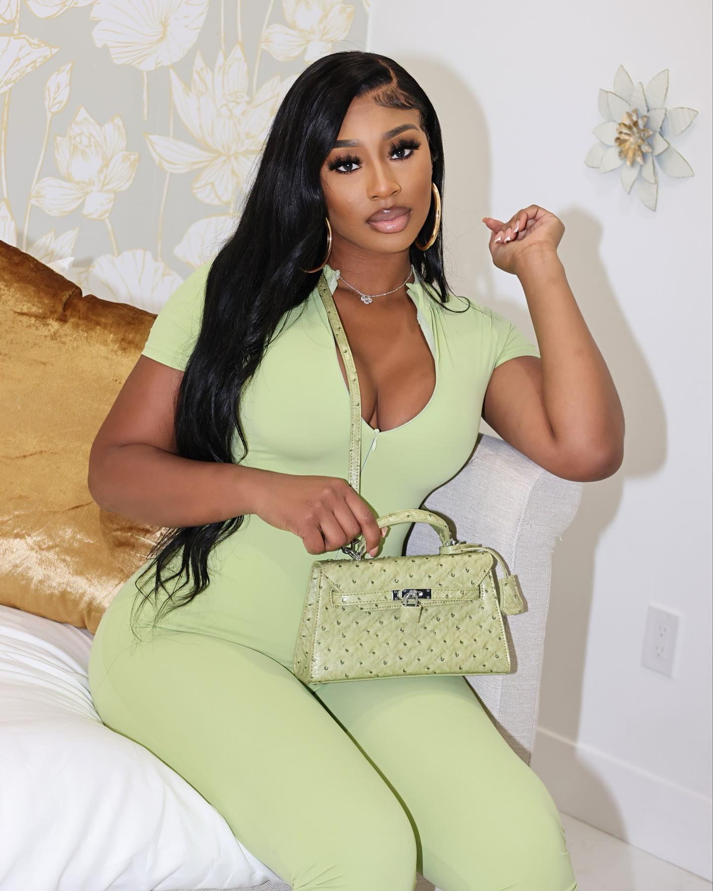 "Snatch Season" Zipper-Up Waist-Hugging Jumpsuit – Summer Baddie Essential